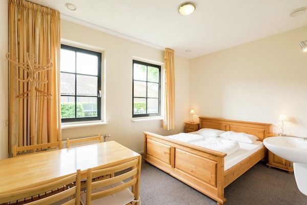 Slaapkamer - Boerderij in Rheeze bij bos en weiden in Hardenberg-Rheeze (4)