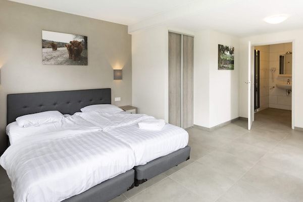 Slaapkamer - Vakantiehuis in Gelderland met tuin in Plasmolen (2)