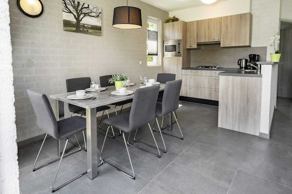 Eetkamer - Vakantiehuis in Gelderland met tuin in Plasmolen (4)