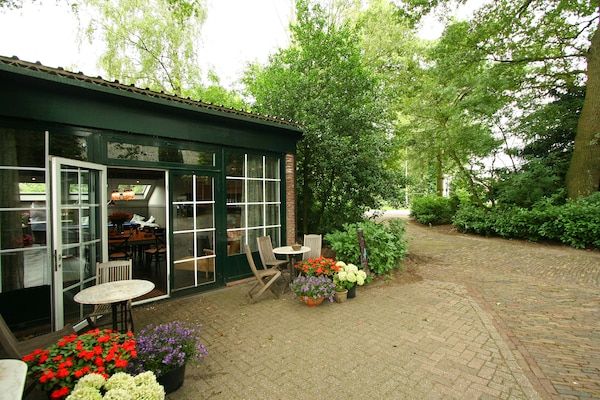 Buitenkant - Boerderij in Reestdal met Sauna en Bubbelbad in Balkbrug (1)