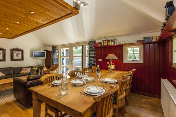 Eetkamer - Boerderij in Balkbrug met Sauna in Balkbrug (3)