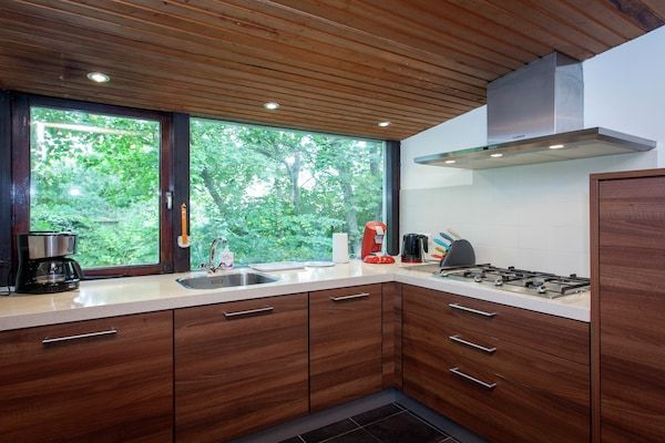 Keuken - Vakantiehuis Ameland bij Noordzeestrand in Nes Ameland (4)