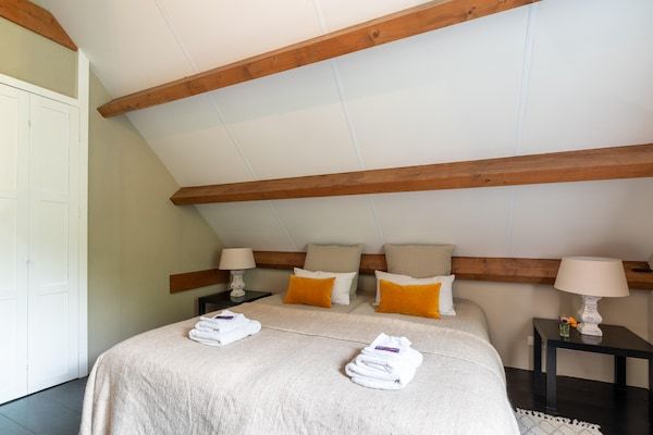 Slaapkamer - Landhuis in Deil bij rivier Linge in Deil (3)