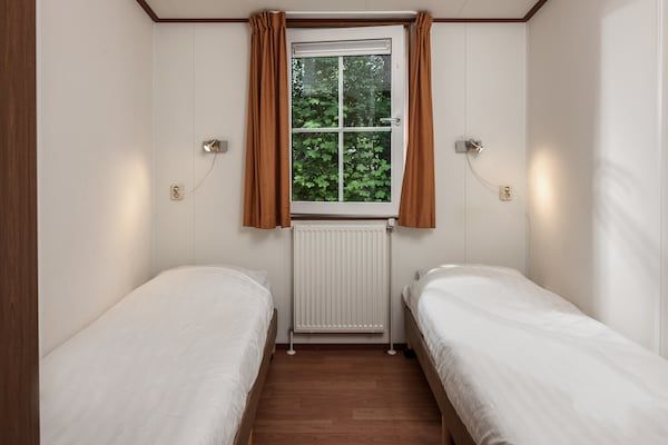 Slaapkamer - Rustig overnachten in Drenthe in Borger (5)