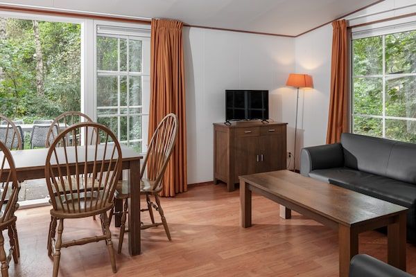 Woonkamer - Rustig overnachten in Drenthe in Borger (2)