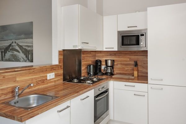 Keuken - Bungalow in Nederland met Privé Sauna in Kamperland (4)