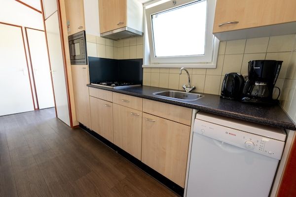Keuken - Chalet in Nederland met Tuin in Egmond aan zee (4)
