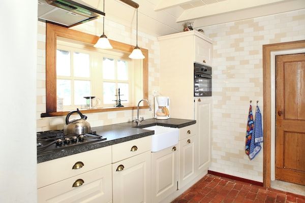 Keuken - Villa in Vilamoura met Zwembad bij Strand in Enschede (3)