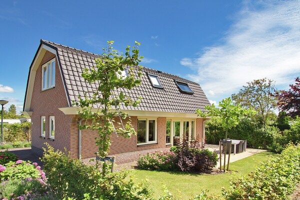 Buitenkant - Vakantiehuis in Noordwijk met Zonnige Tuin in Noordwijk aan zee (1)
