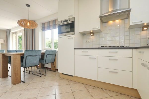 Eetkamer - Vakantiehuis in Noordwijk met Zonnige Tuin in Noordwijk aan zee (3)