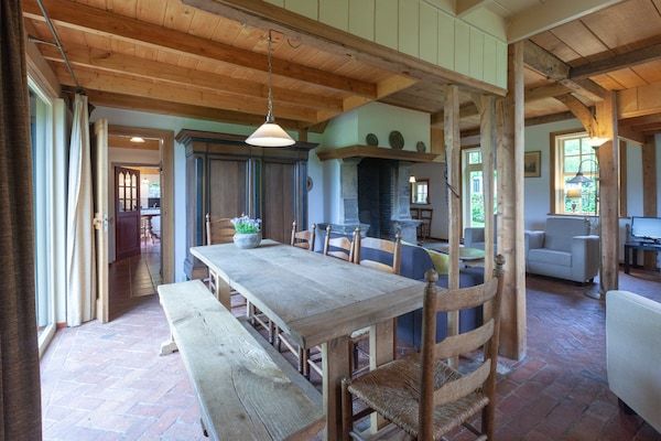 Eetkamer - Boerderij in Enschede bij Bos in Enschede (2)