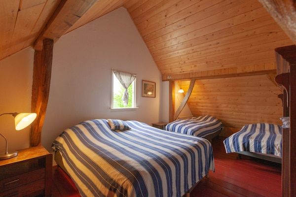Slaapkamer - Boerderij in Enschede bij Bos in Enschede (4)