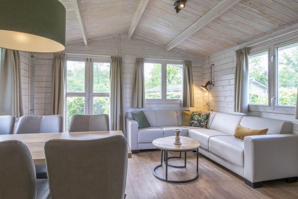 Woonkamer - Familie- en huisdieruitje | Arcen in Arcen (2)