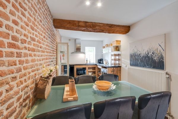 Eetkamer - Appartement nabij centrum in Mesch in Mesch-Eijsden (5)