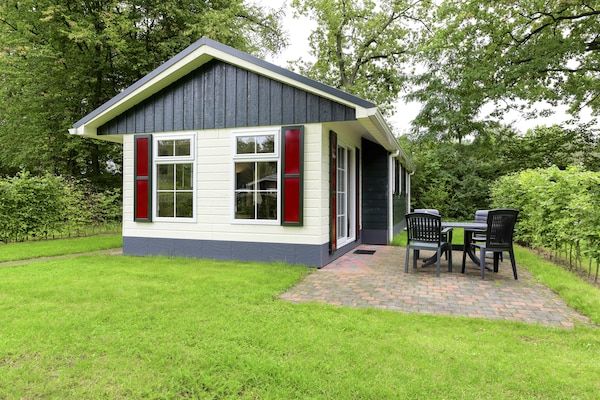 Buitenkant - Chalet in Nederland bij Bos en Water in Dalfsen (1)