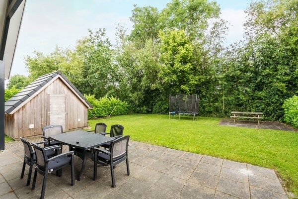 Terras - Vakantiehuis in Balk bij Friese Meren in Balk (5)