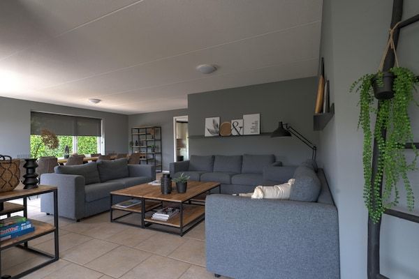 Woonkamer - Villa in Zeewolde bij Horsterwold in Zeewolde (2)