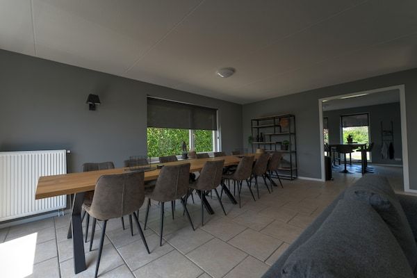 Eetkamer - Villa in Zeewolde bij Horsterwold in Zeewolde (3)