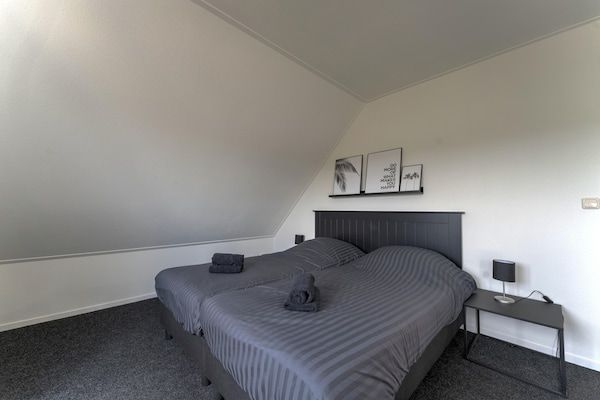 Slaapkamer - Villa in Zeewolde bij Horsterwold in Zeewolde (5)