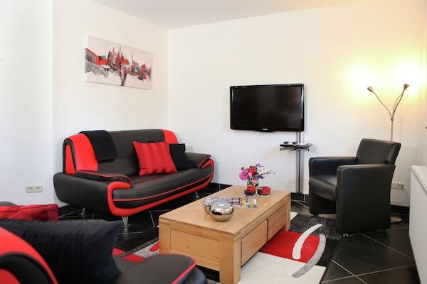 Woonkamer - Vakantiehuis in Epen met Tuin & BBQ in Epen (2)
