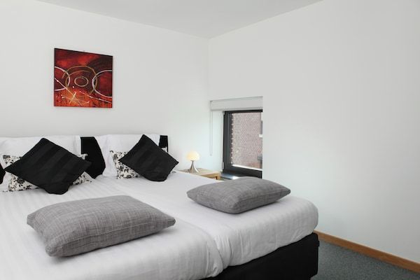 Slaapkamer - Vakantiehuis in Epen met Tuin & BBQ in Epen (5)