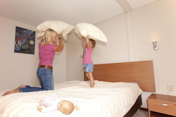 Slaapkamer - Bungalow in Nederland met Privé Sauna in Kootwijk (3)