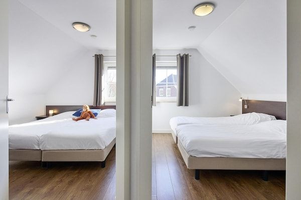 Slaapkamer - Boerderij in Limburg met Sauna in Roggel (5)