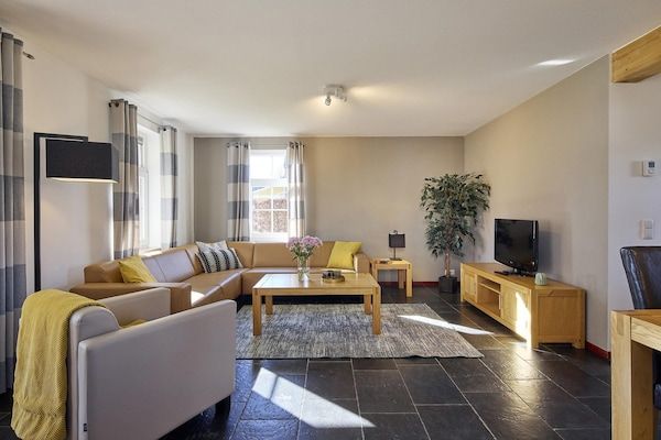 Woonkamer - Boerderij in Limburg met Sauna in Roggel (2)