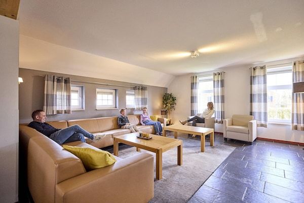 Woonkamer - Boerderij in Limburg bij Maasplassen in Roggel (2)