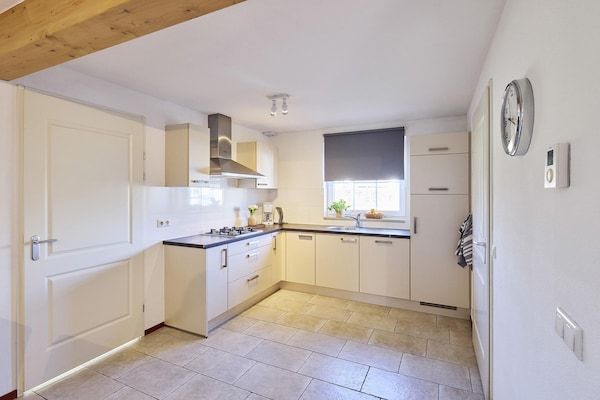 Keuken - Boerderij in Limburg met Zwemparadijs in Roggel (3)