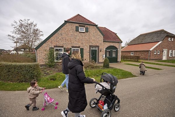 Buitenkant - Boerderij in Limburg bij Maasplassen in Roggel (1)