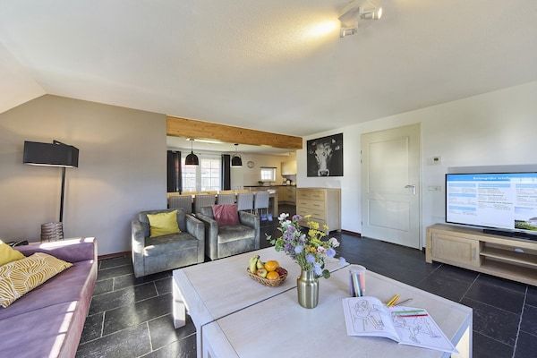 Woonkamer - Boerderij in Limburg bij Maasplassen in Roggel (3)