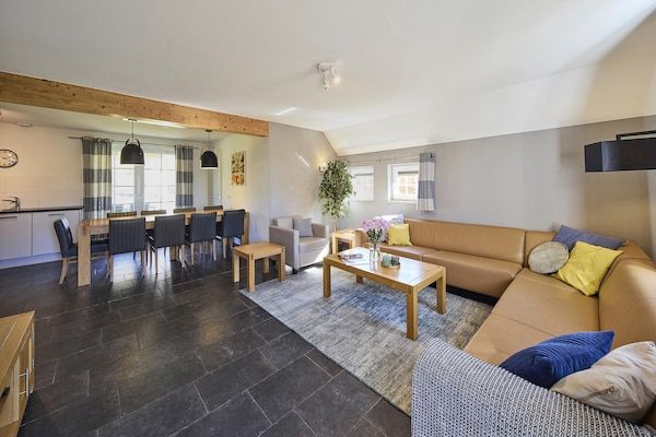 Woonkamer - Boerderij in Limburg bij Subtropisch Zwembad in Roggel (2)