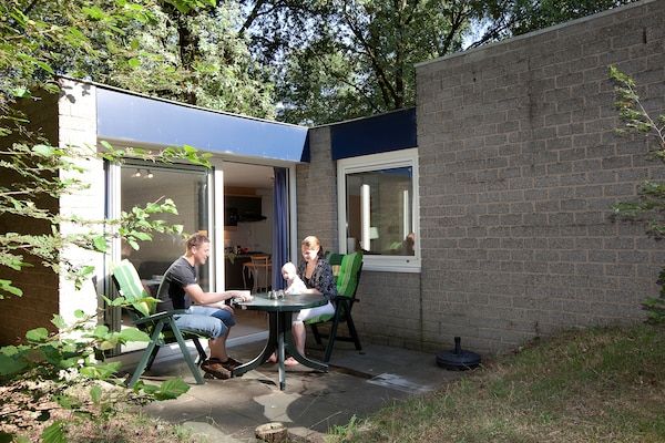 Buitenkant - Bungalow in Nederland met Sauna & Privacy in Kootwijk (1)