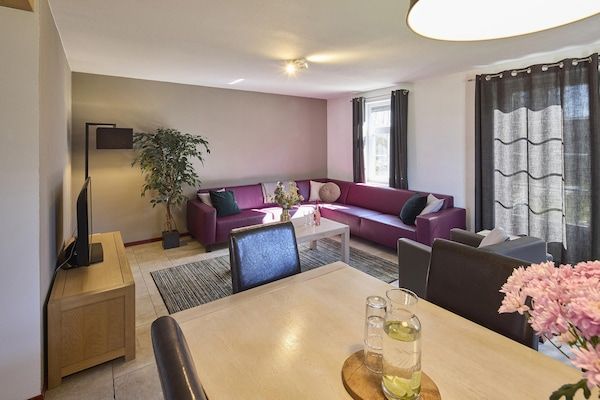 Woonkamer - Boerderij in Limburg met Sauna & Zwembad in Roggel (3)