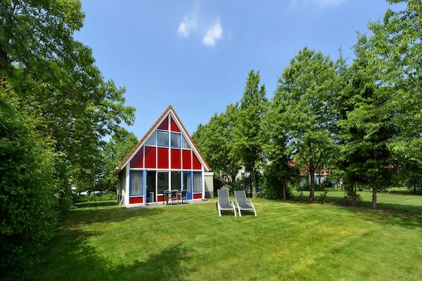 Buitenkant - Villa aan het water met uitzicht in Steendam (1)