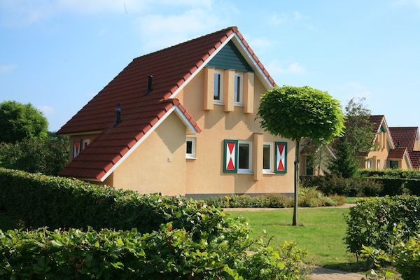 Buitenkant - Huisdiervriendelijke villa in Park Ankeveen in Tynaarlo (1)