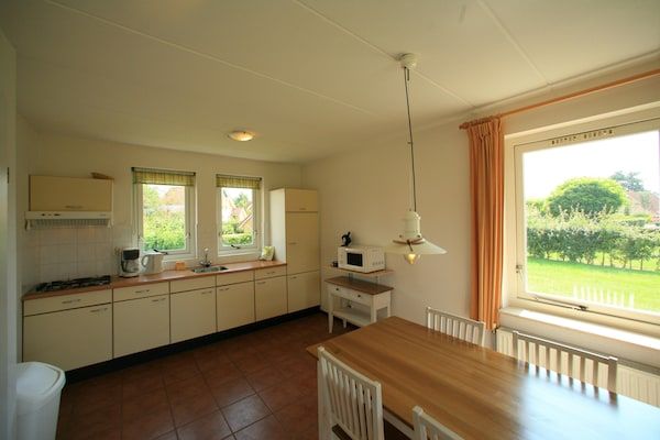 Keuken - Huisdiervriendelijke villa in Park Ankeveen in Tynaarlo (5)
