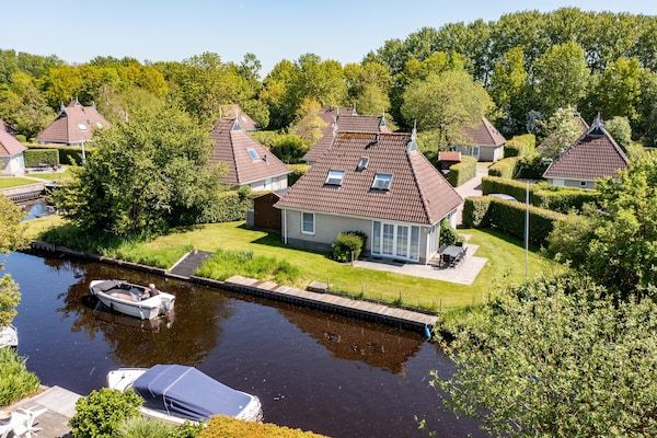 Buitenkant - Natuurbungalow met twee badkamers in Eernewoud (1)