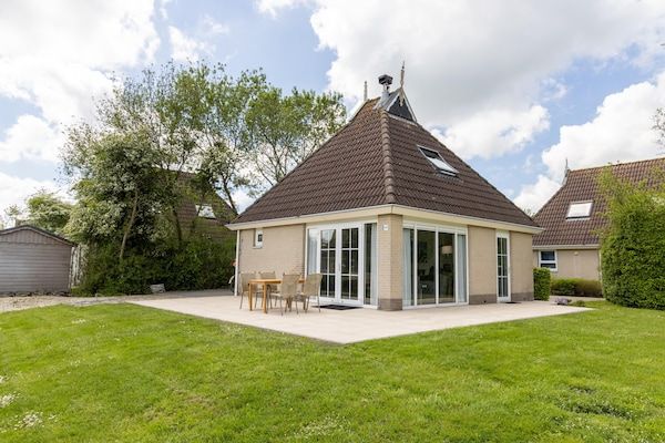 Buitenkant - Gezellige bungalow met terras in Eernewoud (1)