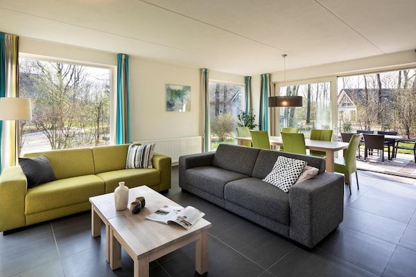 Woonkamer - Wellness Villa | Finse sauna in Ruinen (2)