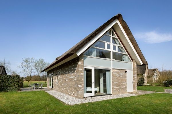 Buitenkant - Villa met hottub en jacuzzi in Ruinen (3)