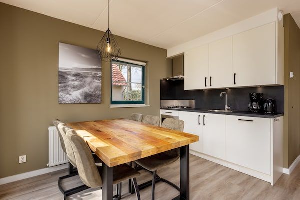 Eetkamer - Vakantiehuis Stoomdouche Twente in Hoge Hexel (3)
