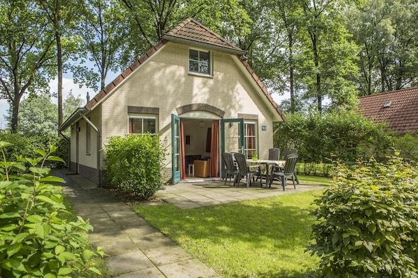 Buitenkant - Vakantiehuis Stoomdouche Twente in Hoge Hexel (1)