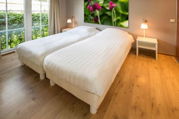 Slaapkamer - Luxe Chalet met Sauna in Hoge Hexel (5)