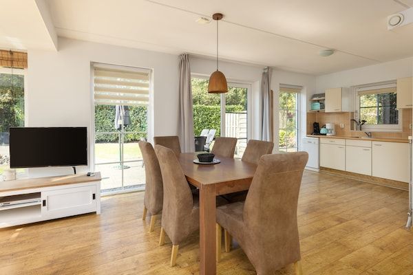Eetkamer - Gezellig vakantiehuis in Twente in Hoge Hexel (3)