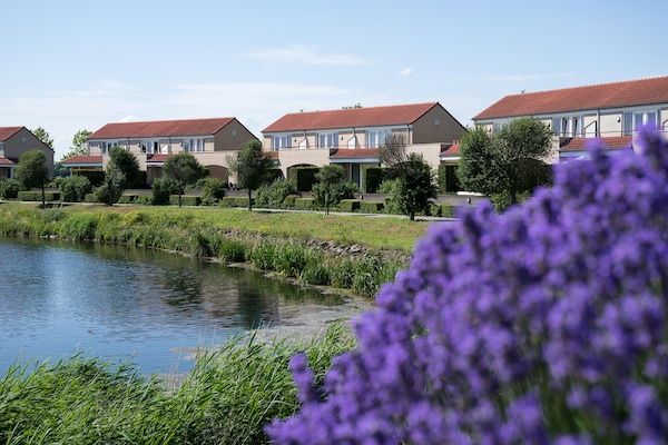 Buitenkant - Havenwoning met fantastisch uitzicht in Heel (2)