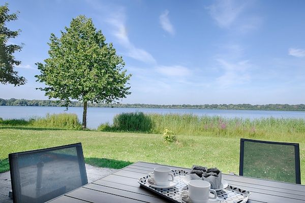 Uitzicht - Villa met uitzicht op het meer in Heel (2)