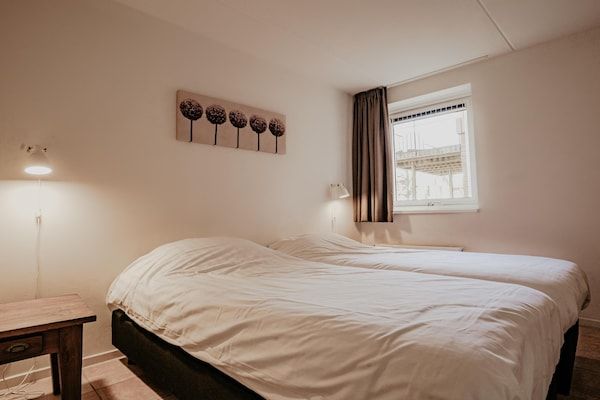 Slaapkamer - Uitgeest Appartement met Waterpark vlakbij in Uitgeest (5)