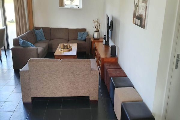 Woonkamer - Groepsretraite Wemeldinge in Wemeldinge (1)